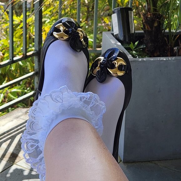 Stuart Weitzman softest leather gold bow/patent leather bow ballet flat shoes 5 - Picture 2 of 13